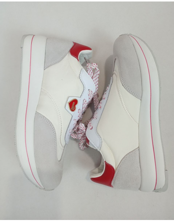 BUTY SPORTOWE MOSCHINO K6495