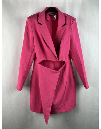 Sukienka Z Wycięciem Na...