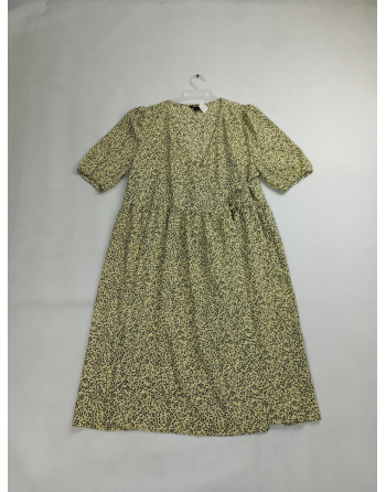 WIĄZANA SUKIENKA W KWIATKI...